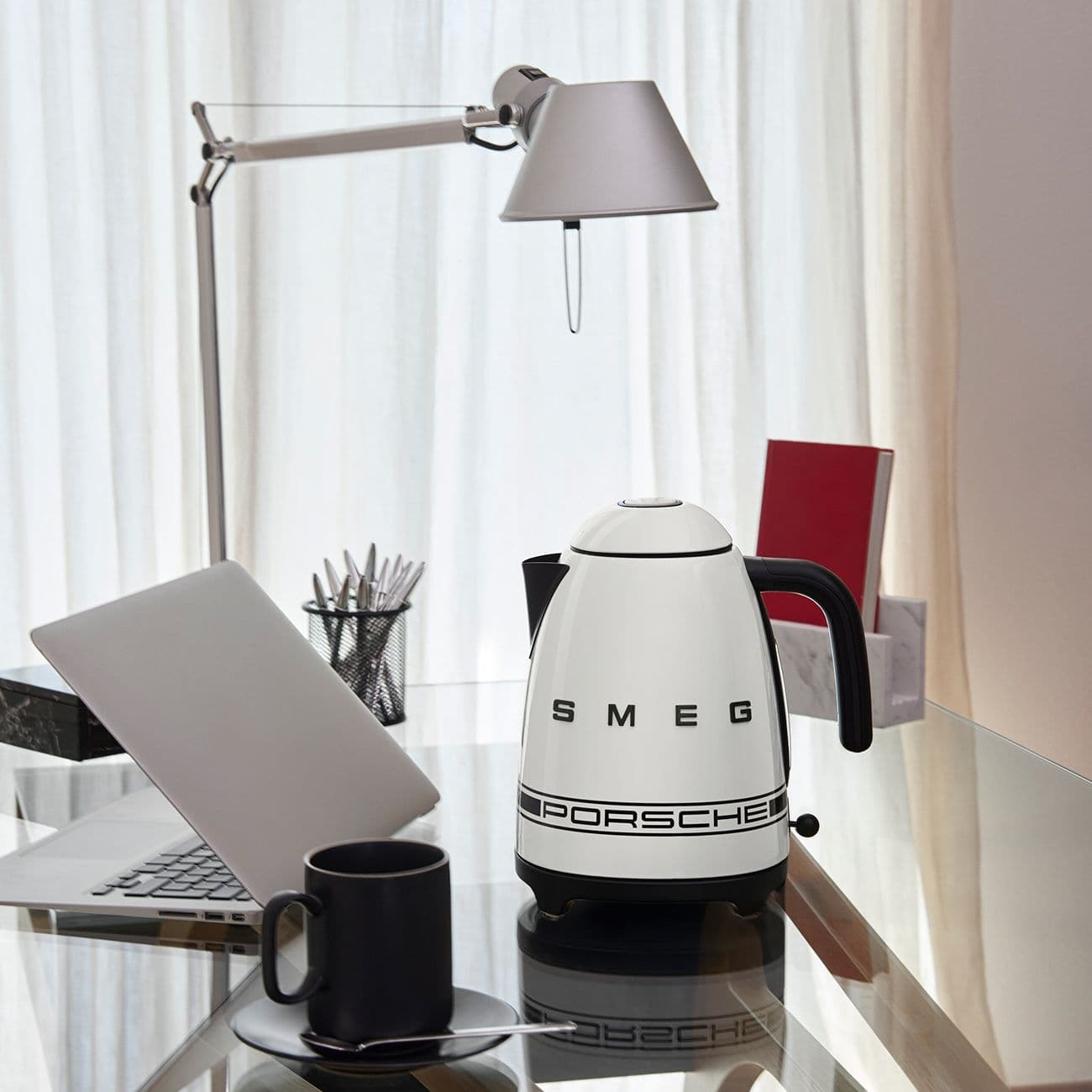 Wasserkocher KLF03 | Carrara White Porsche x SMEG - Thumbnail 6