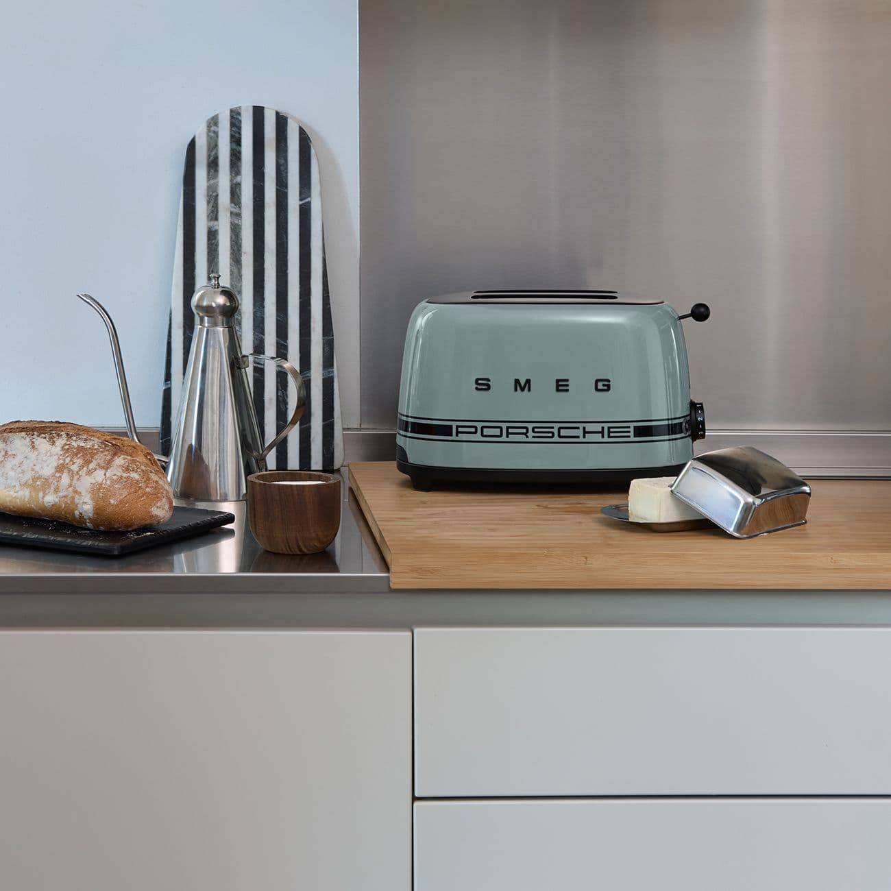 Toaster TSF01 | Shade Green Porsche x SMEG - Thumbnail 5